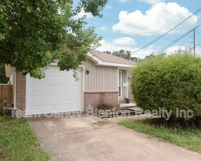 3 Bedroom 2BA 1008 ft Pet-Friendly House For Rent in Pensacola, FL