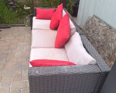 6 pc Patio set with cushions and pillows!