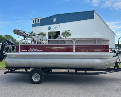 2023 Sun Tracker Party Barge 18 DLX