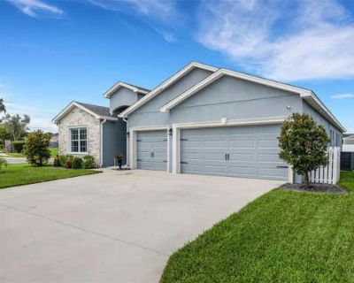 4 Bedroom 3BA 2480 ft Single Family Home For Sale in LAKELAND, FL