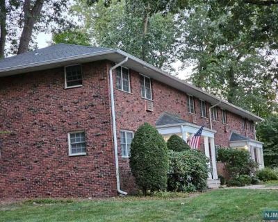 2 Bedroom 1BA Condo For Sale in Ramsey, NJ