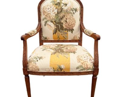 1990s Ethan Allen French Provincial Louis XV Style Armchair With Floral Upholstery