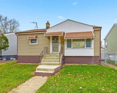 2 Bedroom 1BA 1500 ft Single Family Home For Sale in WHITING, IN