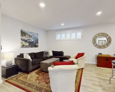 2 Bedroom 1BA House Vacation Rental in Cultural Cottage in Old Town Anacortes, Anacortes,...