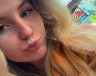 $800 /month. Age: 19 * Any pets?: No * Occupation: Other * Gender: Female. Non-smoking room preferred. Pets are fine. Females preferred. Age preference: 18 - 32. Looking in: Peoria. Hi there! Looking for a roommate situation in Peoria, as soon as possible. My max budget is $800 a month. I'm looking for a room in a shared house or apartment. I'm 19 years old and my name is Emma. I'm hoping to fi...