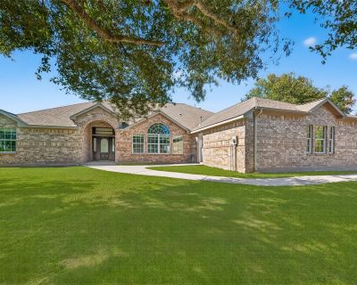 4 Bedroom 3BA 3212 ft Single Family House For Sale in Crosby, TX