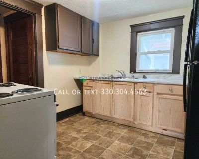 2 Bedroom 1BA 1128 ft Pet-Friendly Apartment For Rent in Akron, OH
