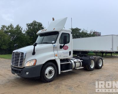 2019 Freightliner Cascadia 125 6x4 T/A Day Cab Truck Tractor