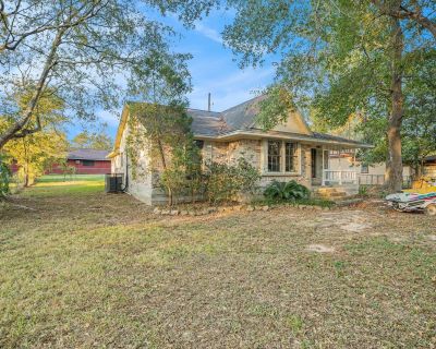 3 Bedroom 2BA 1372 ft Single Family House For Sale in Huffman, TX