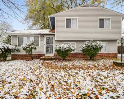 4 Bedroom 1.5BA 1484 ft Pet-Friendly Apartment For Rent in Columbus, OH