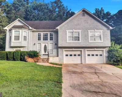 4 Bedroom 3BA 2372 ft Single Family Home For Sale in FAYETTEVILLE, GA