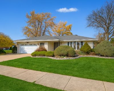 4 Bedroom 2BA 2450 ft Single Family House For Sale in Orland Park, IL