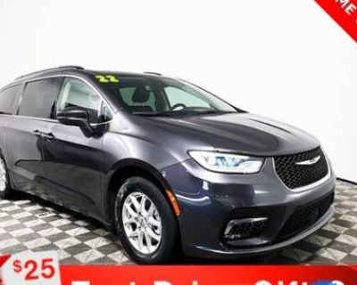 Used 2022 Chrysler Pacifica Touring L