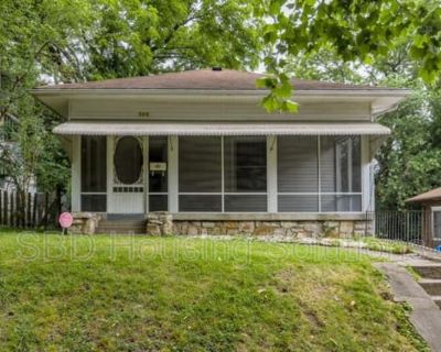 3 Bedroom 1BA 0 ft Pet-Friendly Apartment For Rent in Independence, MO