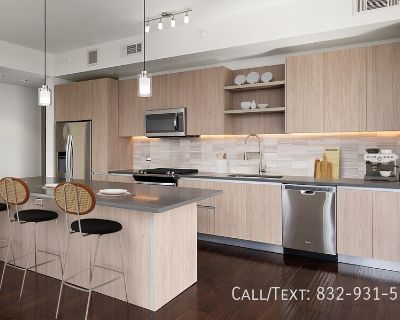 4798 La Branch St,. Enjoy unmatched city convenience in this 2-bed, 2-bath apartment with quick access to Houston s Medical Center and Downtown Business District, making commuting simple and stress-free. Community perks include WiFi throughout, electric vehicle charging stations, and planned resident social events perfect for connecting, relaxing, and enjoying luxury living in the Museum Distri...