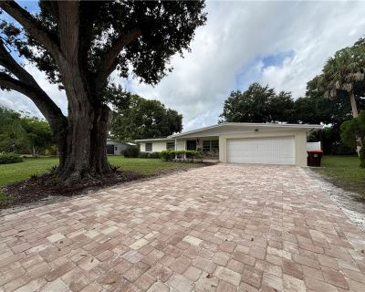 3 Bedroom 2BA 1602 ft Single Family Home For Rent in Vero Beach, FL
