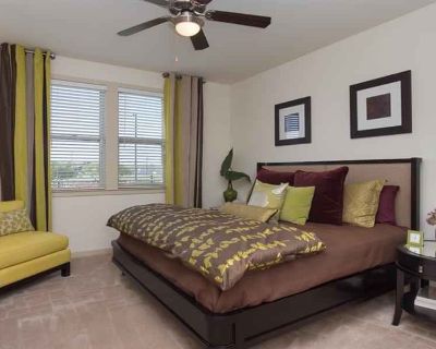 1 Bed 1 Bath - M (Has an Apartment). Room in the 1 Bedroom 1BA Apartment For Rent