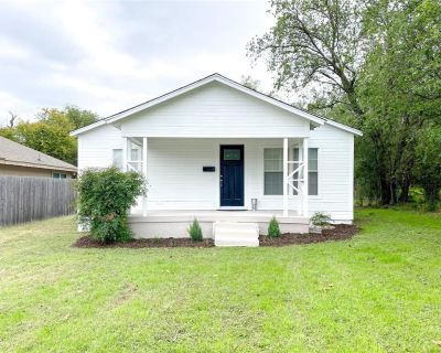 2 Bedroom 1BA 728 ft Condo For Rent in Fort Worth, TX