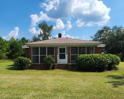 2 Bedroom 1BA 1742 ft Single Family House For Sale in Avera, GA