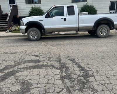 2007 Ford F-250 with 6.8 engine, V 10. Only 129,000 actual miles. Club Cab, Turn