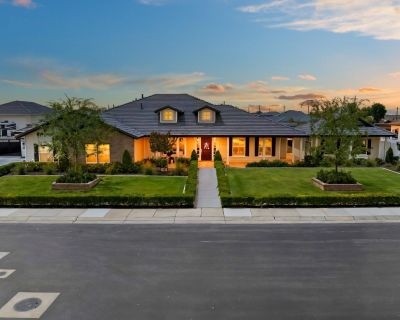 4 Bedroom 3BA 3486 ft Single Family House For Sale in Bakersfield, CA