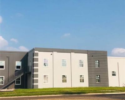 500 N Broadway Street. image_url. Pet friendly Garage Recently renovated Stainless steel Air conditioning Range Unit Amenities air conditioning range refrigerator recently renovated stainless steel Property Amenities pet friendly parking garage. 1 Bedroom. 1 Bathroom. 7020 ft