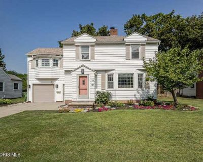 4 Bedroom 3BA 1651 ft Single Family Home For Sale in MAUMEE, OH