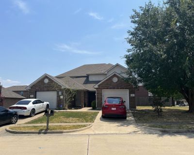 Deposit: $925.00 * Utilities included?: Yes * Fees apply?: No. References are not required. Non-smoking. Furnishings: Unfurnished * Disabled access: * Living room: shared. Availability Available Nov 29 2025 Minimum term 12 months Maximum term 36 months. Oversized Corner Lot Duplex in Desirable Wylie ISD! " Discover an exceptional value in this spacious 2-bedroom, 2.5-bathroom duplex located on ...