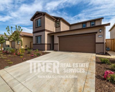 12854 Orrick Ct. INCOME REQUIREMENT CALCULATOR: tiner.com/tier-income-requirement-calculator Enjoy modern comfort in this beautiful 4-bedroom, 3-bath home in Rancho Cordova. The spacious great room and dining bar open to a stylish kitchen with granite countertops and plenty of storage. A versatile loft provides extra living space, and the main suite features two walk-in closets and a private ba...