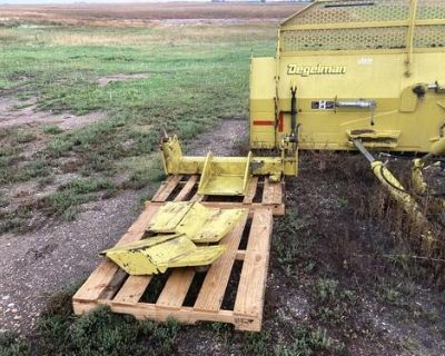 16 ft. Degelman 6 way blade. Silage screen.Comes with mounts for Case IH quad trac
