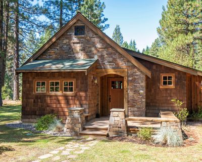 3 Bedroom 3BA 1130 ft Condo For Sale in Camp Sherman, OR
