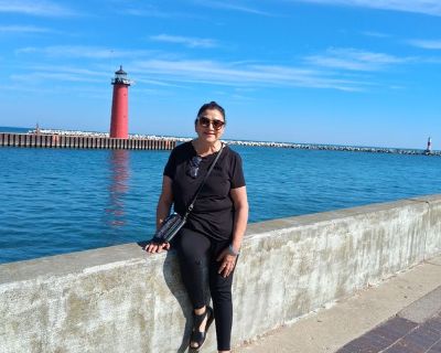 Raquel - Needs an Apartment on iROOMit or a Room