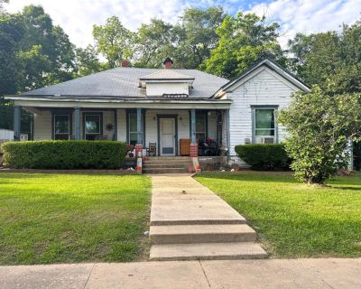 3 Bedroom 1BA 1628 ft Single Family House For Sale in Mount Pleasant, TX