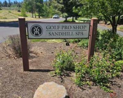 Single Family Home For Sale in KLAMATH FALLS, OR