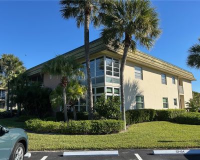 Vista Gardens. Nicely furnished SEASONAL two bedroom unit in 55+ community. Community activities center, clubhouse, swimming pool, Located close to shopping and local Vero Beach events. This property is located just a few miles from beautiful beaches and downtown areas and events.. 2 Bedroom. 2 Bathroom. 1000 ft . Furnished