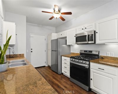 2 Bedroom 2BA 1001 ft Condo For Sale in Saugus, CA