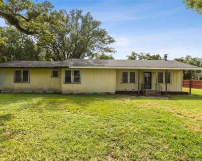 3 Bedroom 2BA 1676 ft Single Family House For Sale in Ocoee, FL
