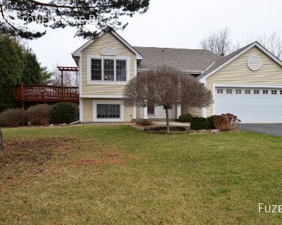 4 Bedroom 2BA 1979 ft Single-family home For Rent in Eagan, MN