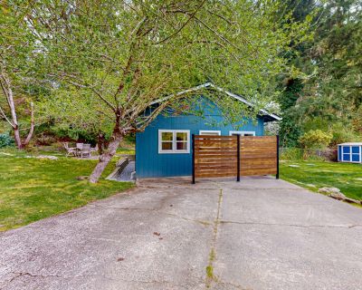 1 Bedroom 1BA House Vacation Rental in Haven's Way Cottage, Clinton, WA