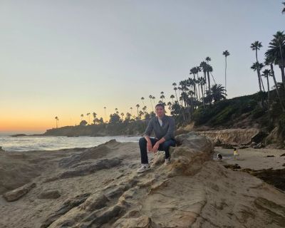 Andrew - Needs an Apartment on iROOMit or a Room