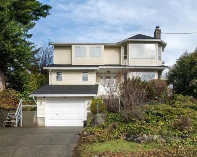 This bright upper-level unfurnished 4-bedroom, 2-bathroom suite is available for rent from November 15, 2025. Designed with a light and airy aesthetic, highlighted by white walls and light wood finishes. Stainless steel appliances and millwork cabinets enhance the kitchen space, while carpeted bedrooms offer added comfort. Exclusive to the tenants of this suite, the backyard provides additional...