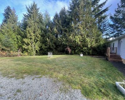 Cozy 3 Bedroom Home for Rent in Cobble Hill Available December 1 Address: 1212 Fairfield Road, Cobble Hill Rent: $3,500 per month Pets: Allowed This clean and comfortable 3-bedroom, 2-bathroom home is located in a quiet residential area of Cobble Hill. The property offers a functional layout with good-sized bedrooms, practical living spaces, and an electric furnace to keep the home warm during ...