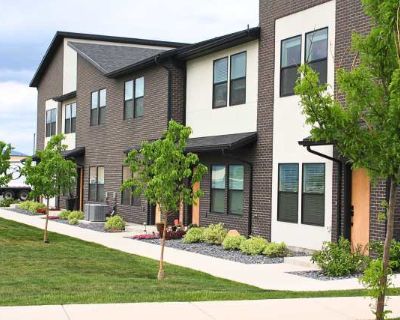 3 Bedroom 2.5BA 1399 ft Apartment For Rent in Providence, UT