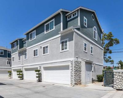2 Bedroom 3BA 1045 ft Townhouse For Sale in BUENA PARK, CA