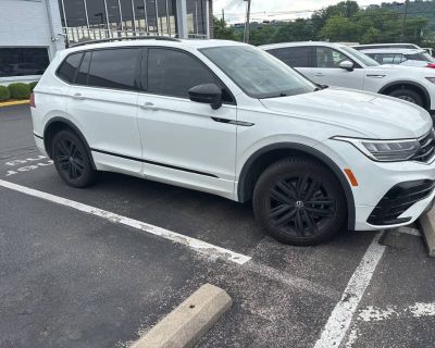 Used 2022 Volkswagen Tiguan SE R-Line Black