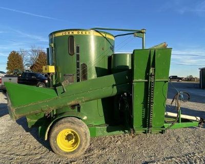 1979 John Deere 750 HAYMIXER