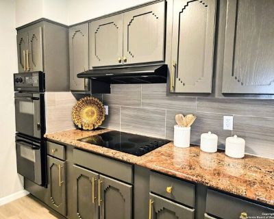 618 Sonnet Dr. Beautiful home, freshly renovated with large kitchen, family room with fireplace covered back patio, four bedrooms in a wonderful Central neighborhood.. 3 Bedroom. 2.5 Bathroom. 2198 ft