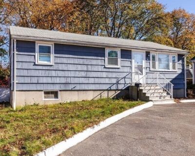 96 Hill St. Welcome to this charming single-family, one-level rental home offering 912 sq. ft. of comfortable living space. This property features 3 bedrooms and 1 full bath, ideal for easy, low-maintenance living. Enjoy a nice-sized yard perfect for gatherings, BBQs, and relaxing outdoors.Conveniently located on a bus route and close to schools, shopping centers, and laundry facilities. Move-i...