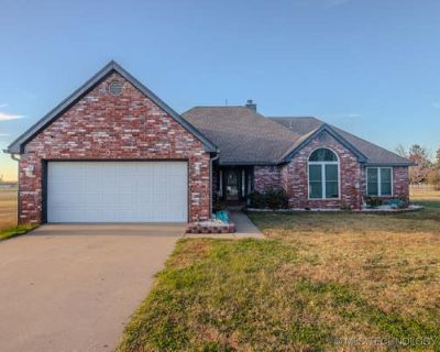 3 Bedroom 2BA 1818 ft Single Family Home For Sale in SKIATOOK, OK