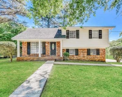3 Bedroom 1BA 1376 ft Pet-Friendly House For Rent in Adamsville, AL